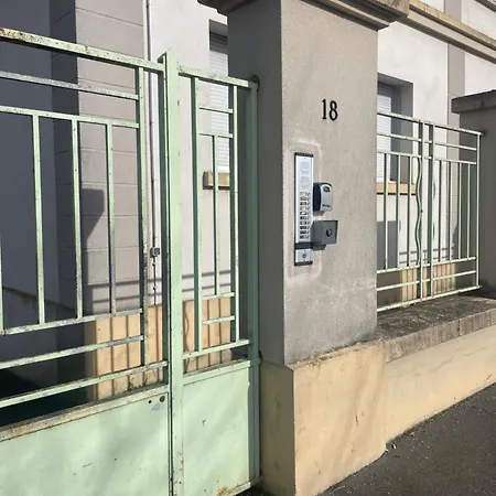 Residence Des Berges En Rdc Et Parking Prive Soissons Exterior photo