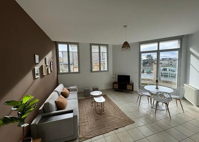 Residence Des Berges En Rdc Et Parking Prive