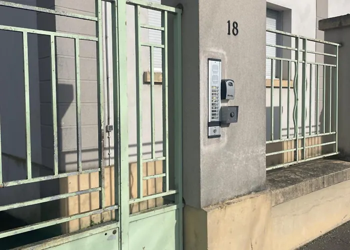 Residence Des Berges En Rdc Et Parking Prive